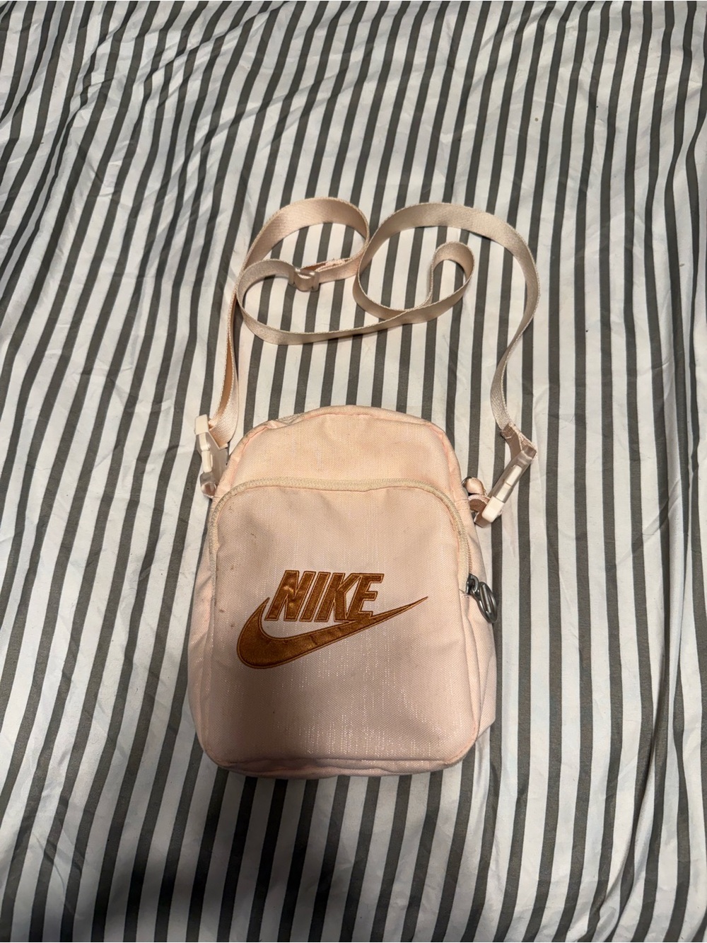 Nike Heritage Mini Crossbody Bag – Light Pink with Rose Gold Logo